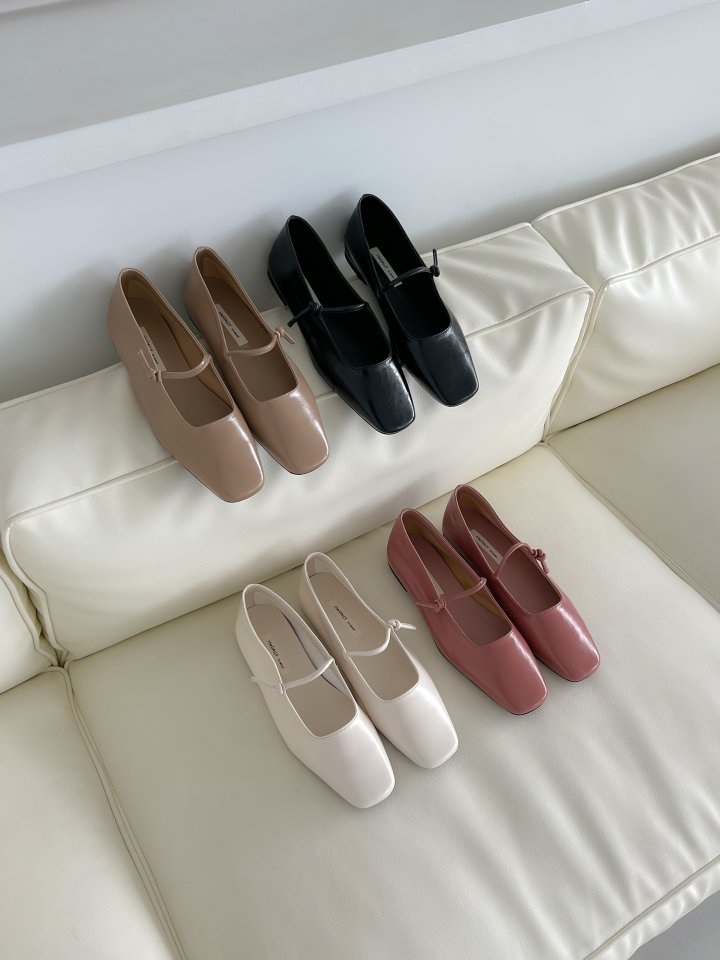 UDC 8300 Flats & Ballerinas