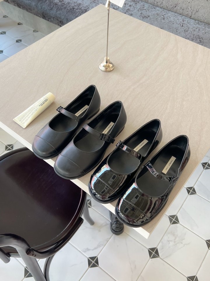 UDC 8303  Flats & Ballerinas