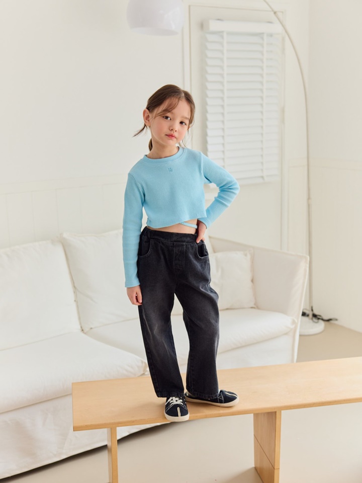 Embroider Cross Crop Tee