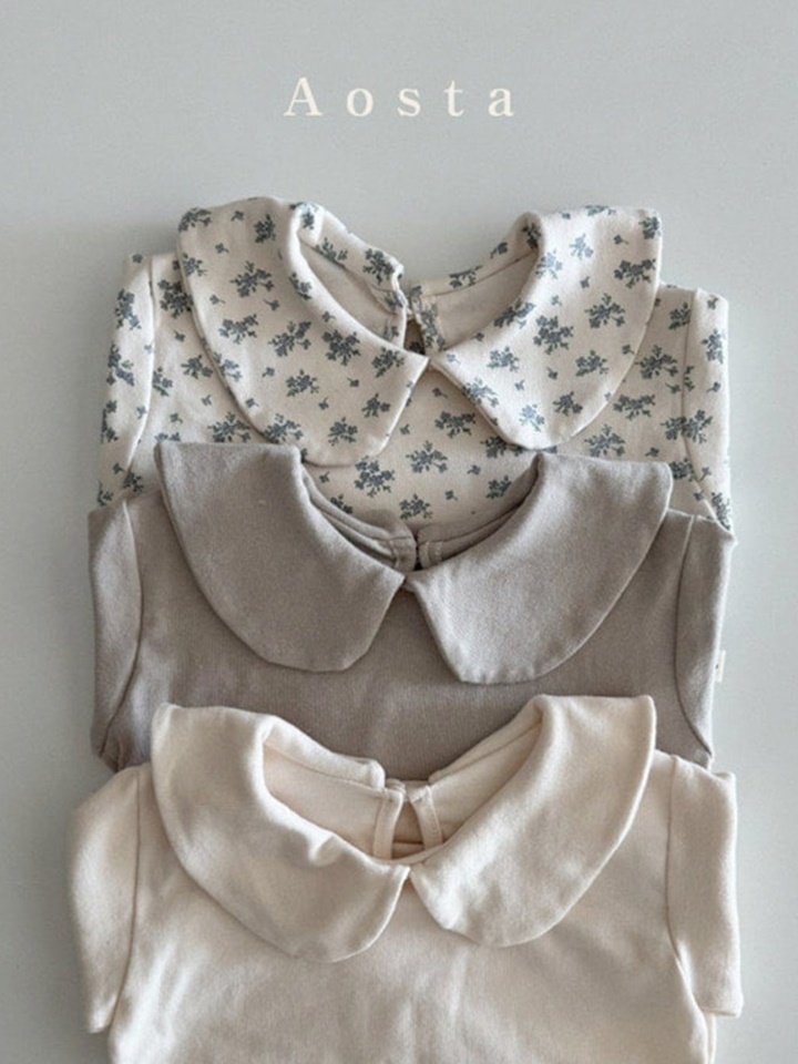 Circle Collar Tee