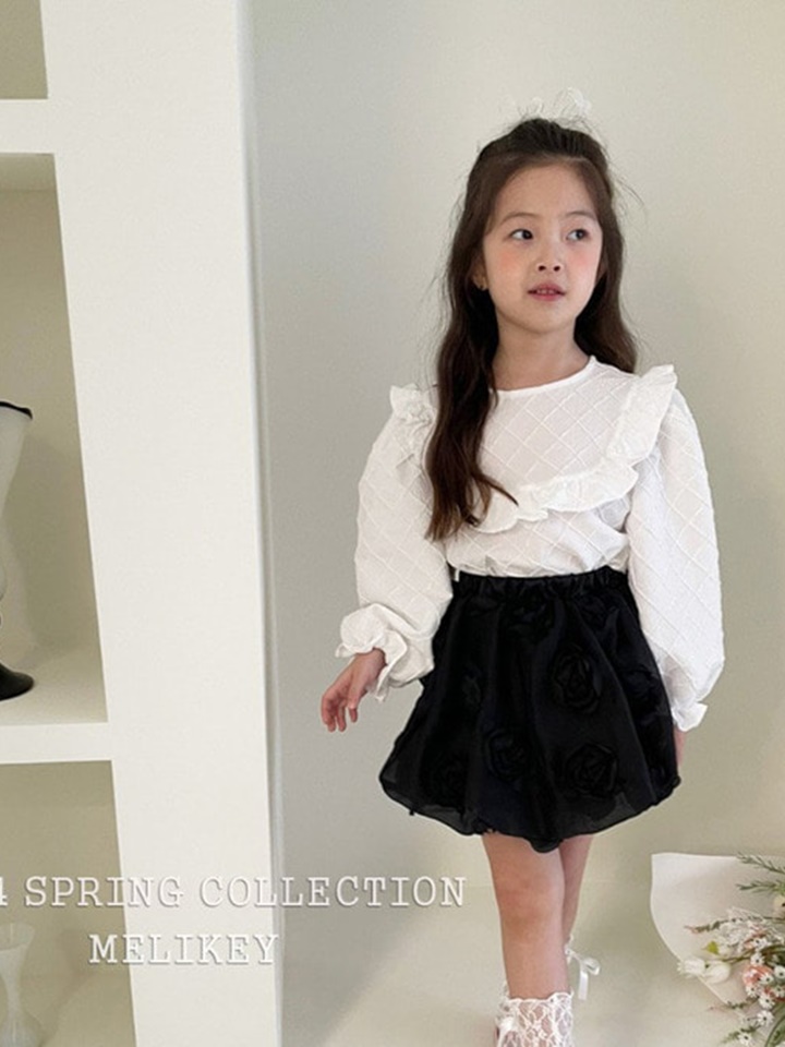 Round Frill Blouse