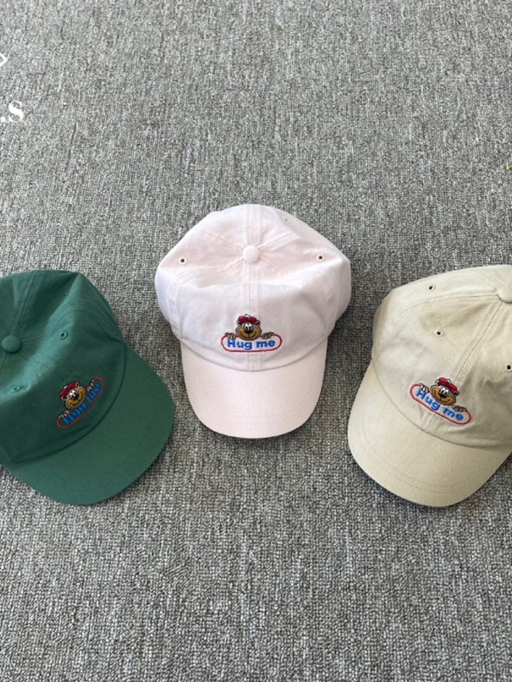 Hug Me Bear Cap