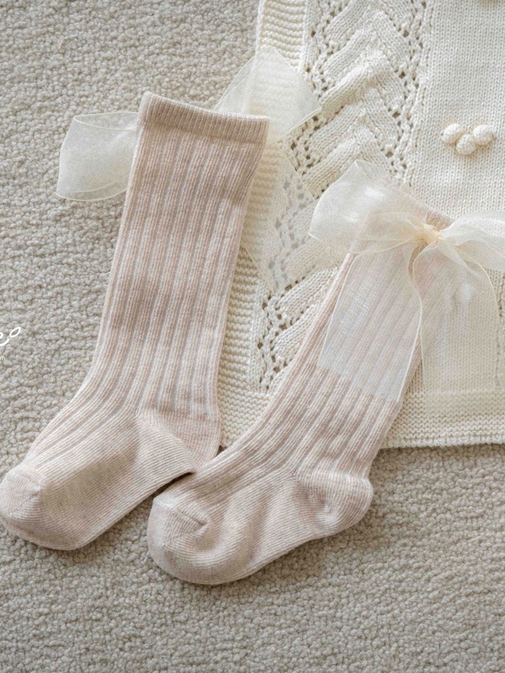 Oat Ribbon Knee Socks