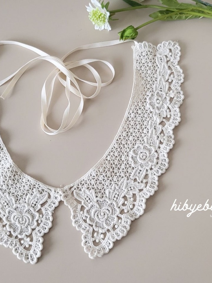 Mom Lace Collar