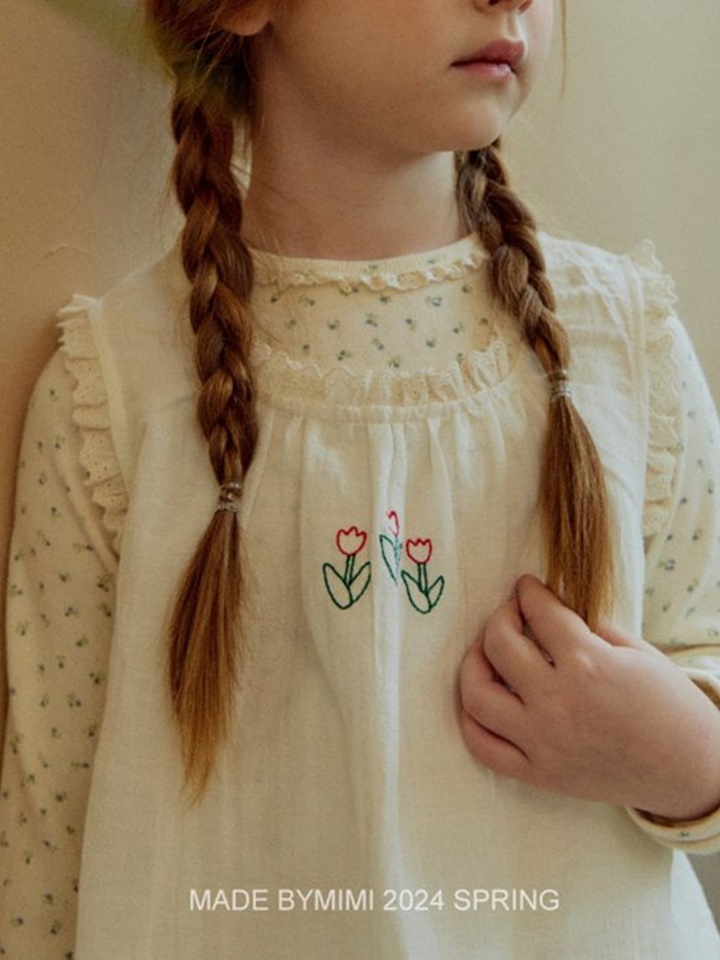 Emily Flower Tee