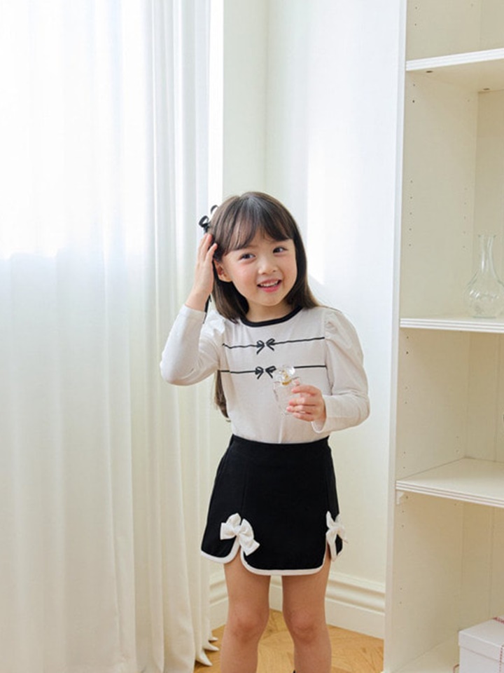 Emma Tee