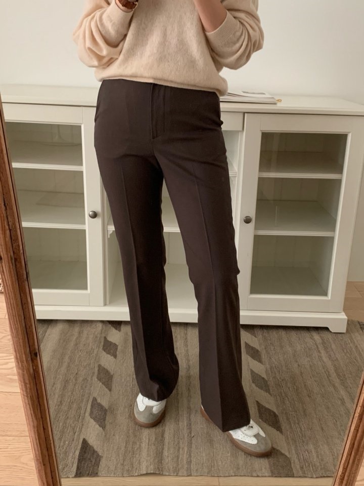 Kelly Semi Flared Slacks