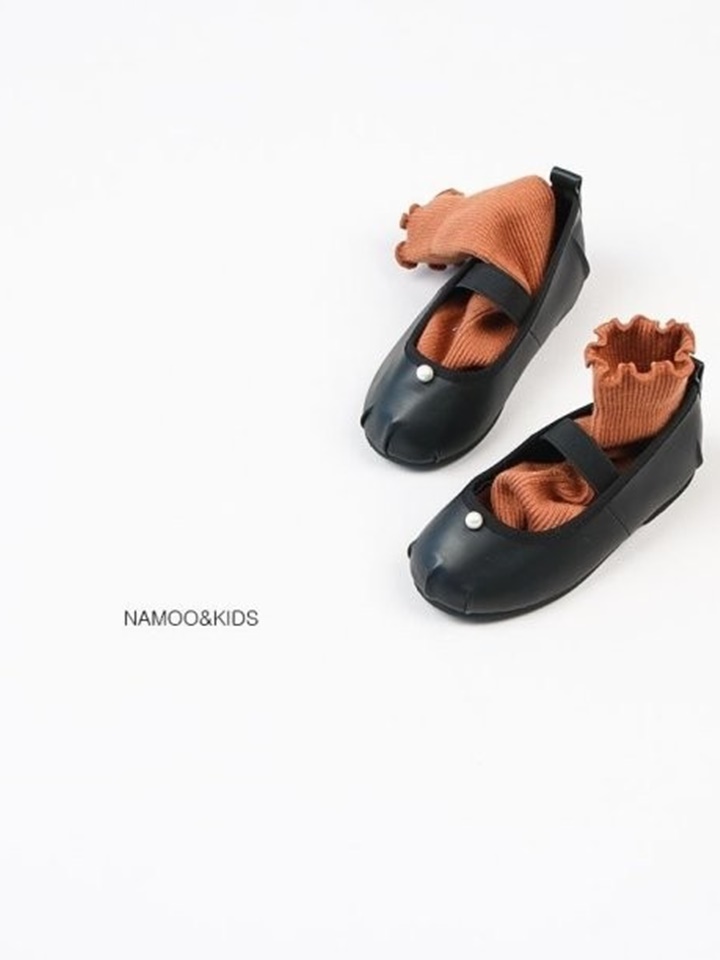 Laon Pearl Mary Janes