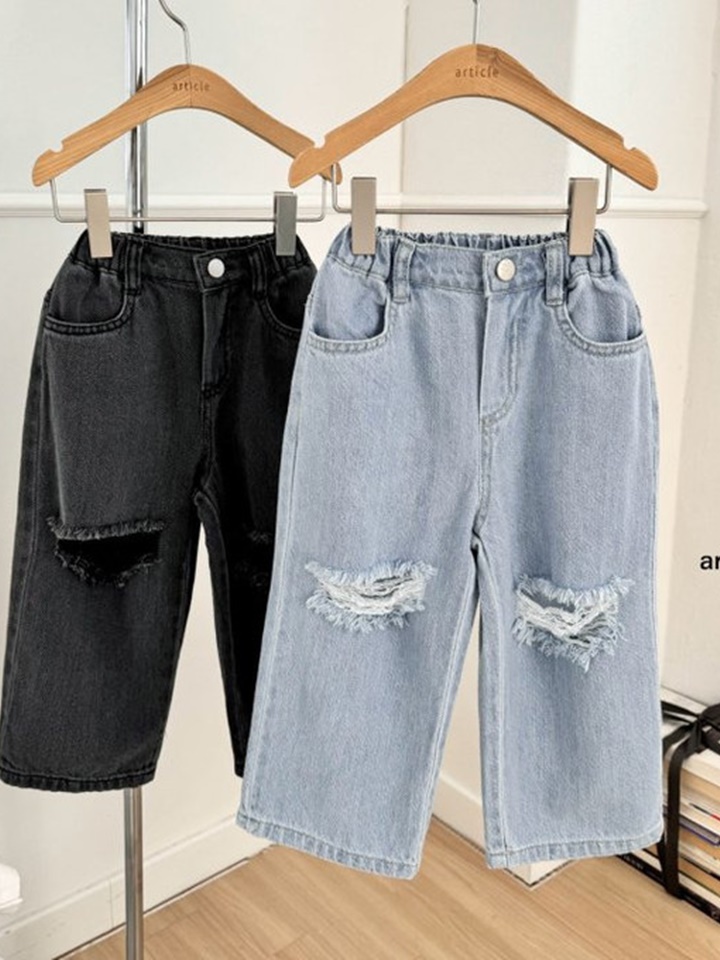 Cloy Tear Jeans