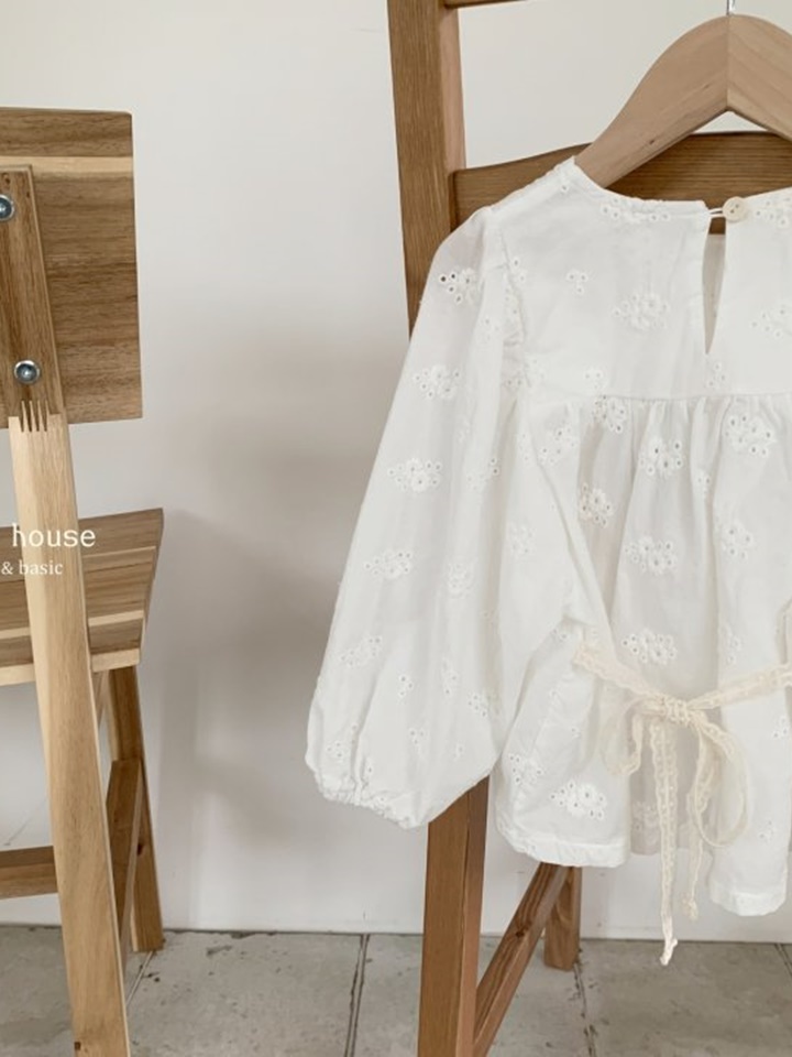 Punching Embroidery Blouse