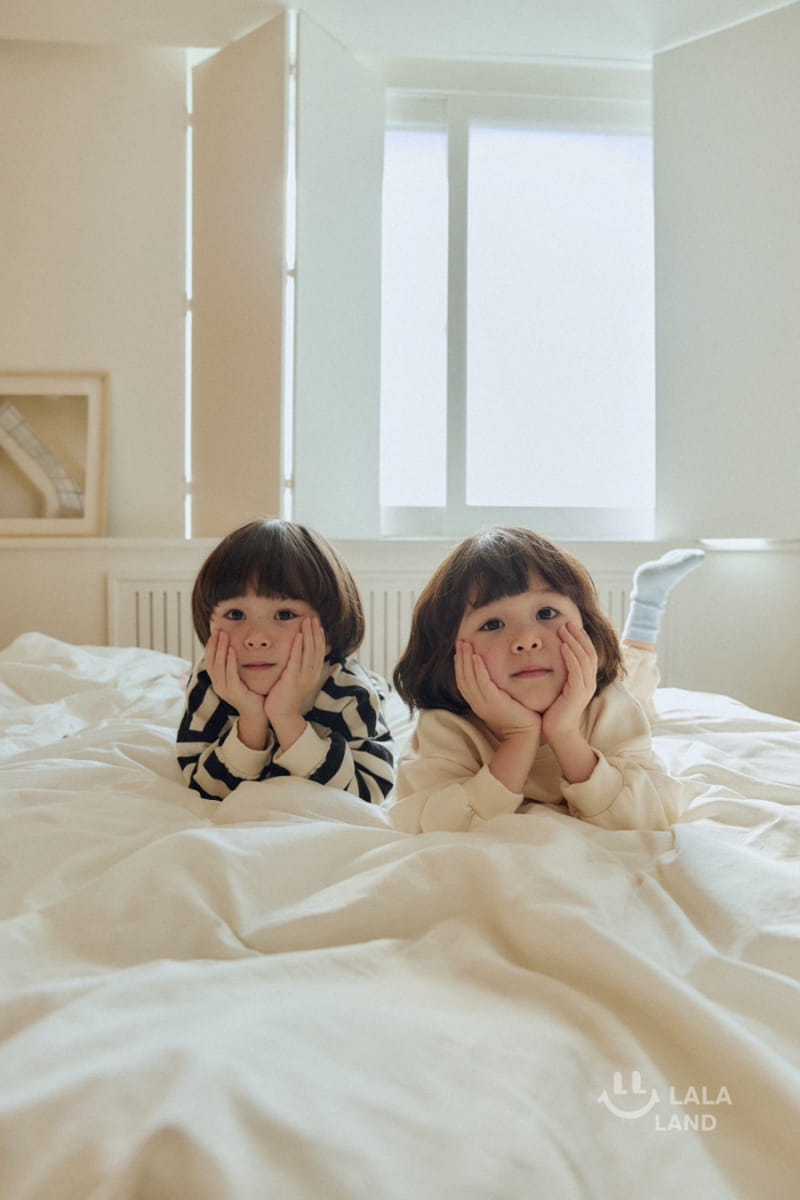 Lalaland - Korean Children Fashion - #kidzfashiontrend - Papillon Sweatshirt - 6
