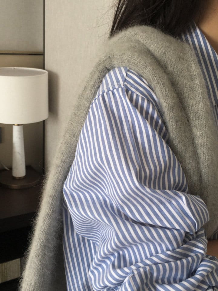 Moani - Korean Women Fashion - #momslook - French Stripe Crop Shirt - 2