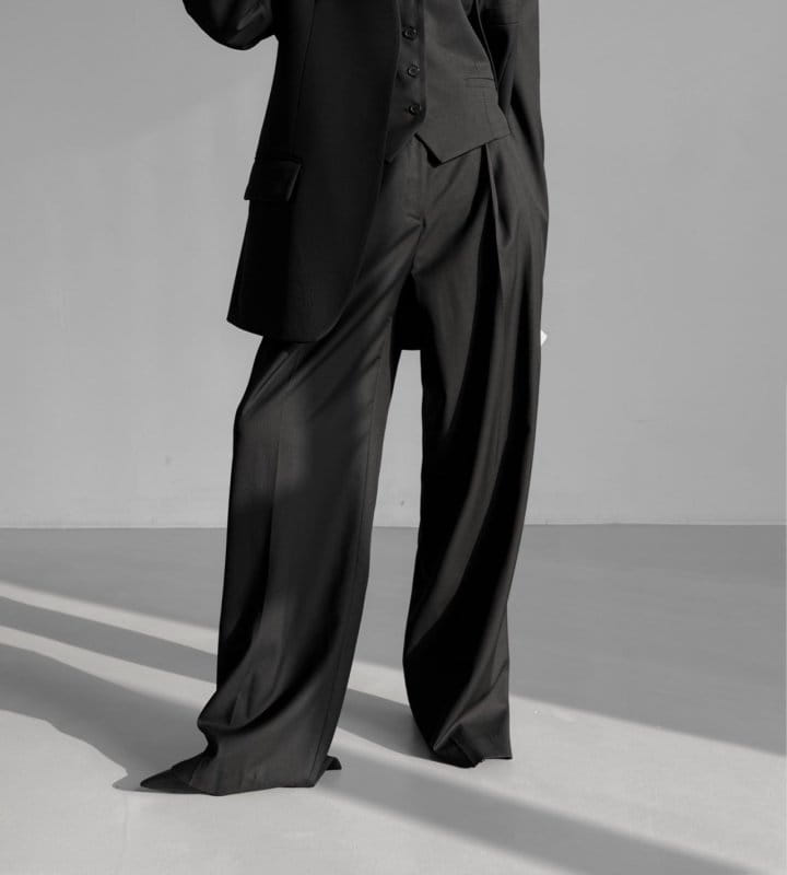 Paper Moon - Korean Women Fashion - #restrostyle - Sharkskin Fabric Pin Tuck Set Up Wide Trousers - 2