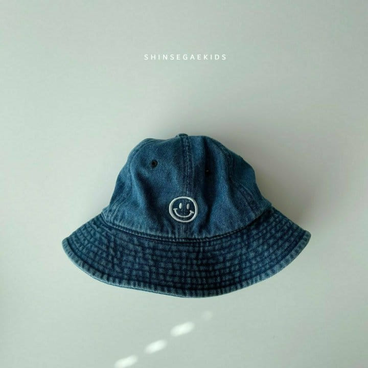 Shinseage Kids - Korean Children Fashion - #kidsshorts - Smile String Bucket Hat - 5