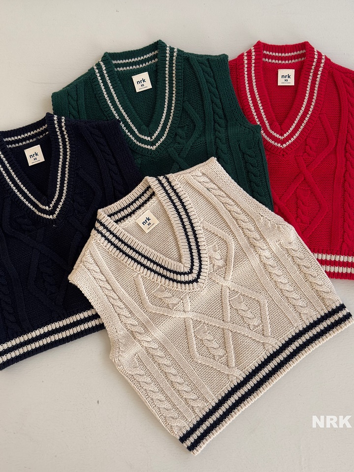 School Look Vest