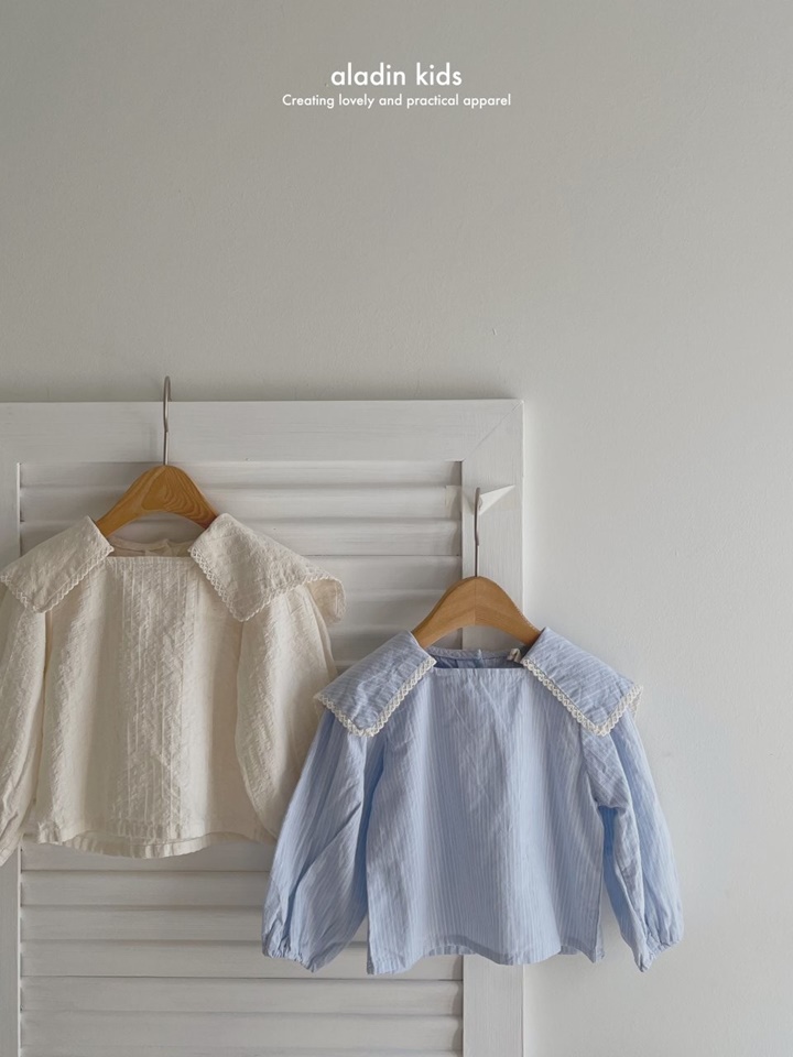 Pin Collar Blouse
