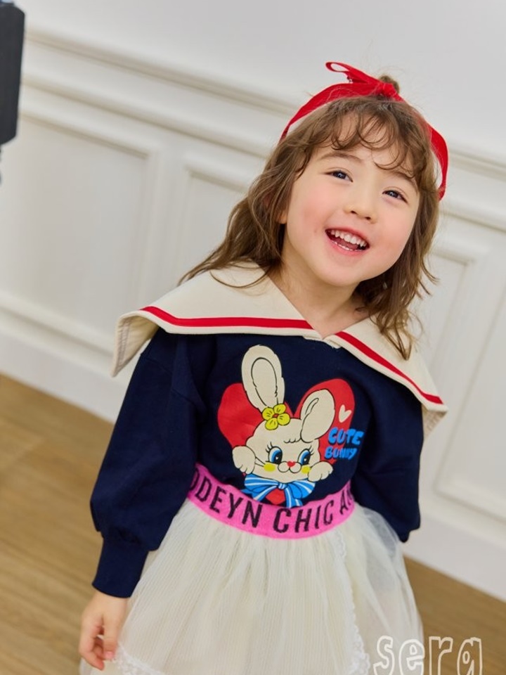 Heart Collar Sweatshirt