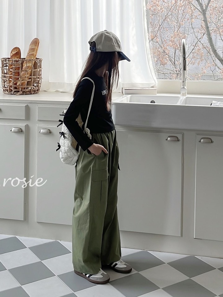 Stopper Cargo Pants With MoM