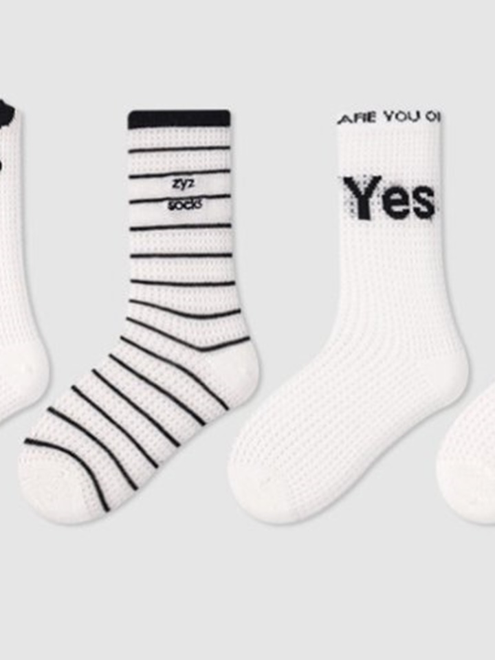 649 Yes Socks