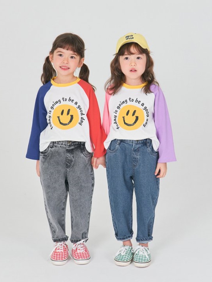 Smile Raglan Tee