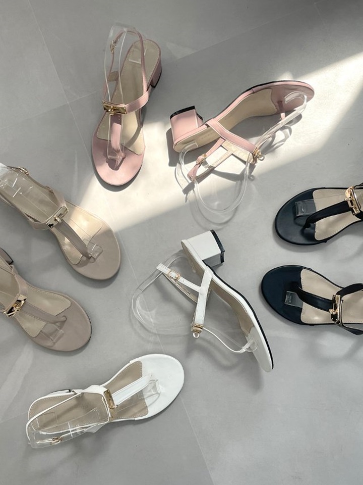 2152 Sandals