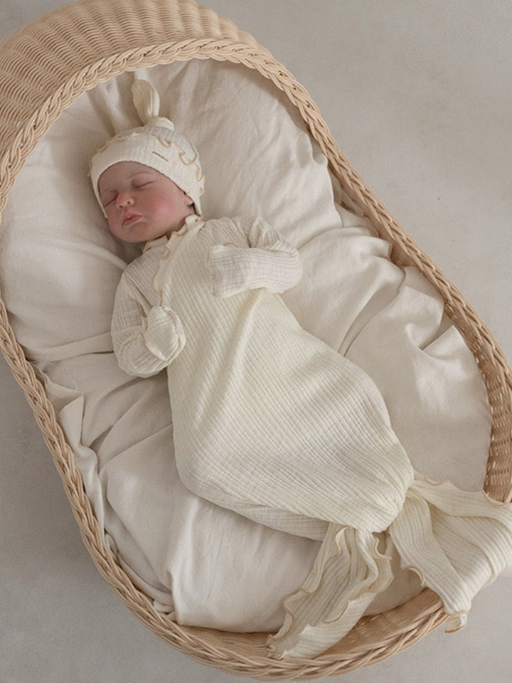 Daphne Tail Bonnet Set