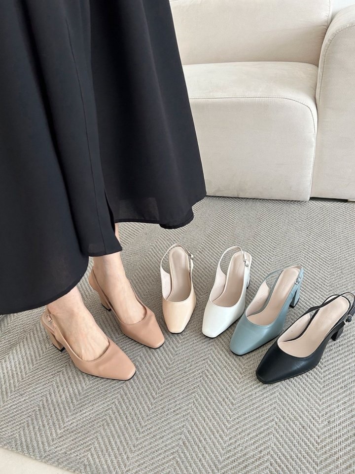 7001 Sandals