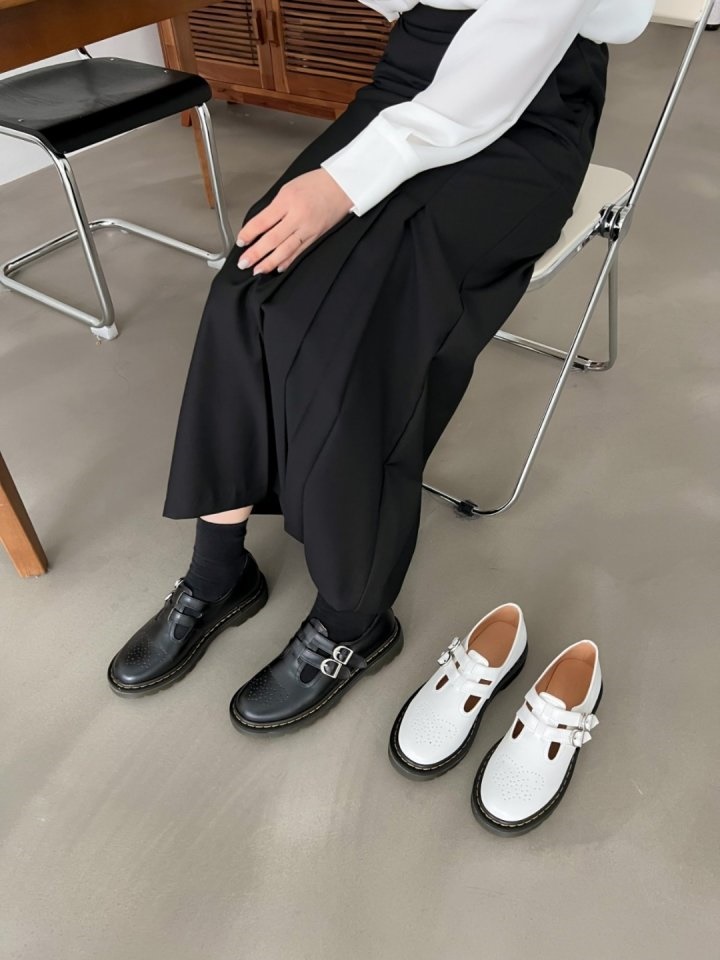 C2038 Flats