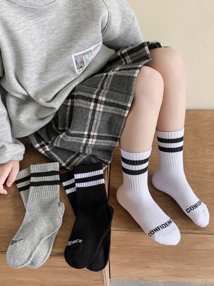 Three Color Two Line Socks Set