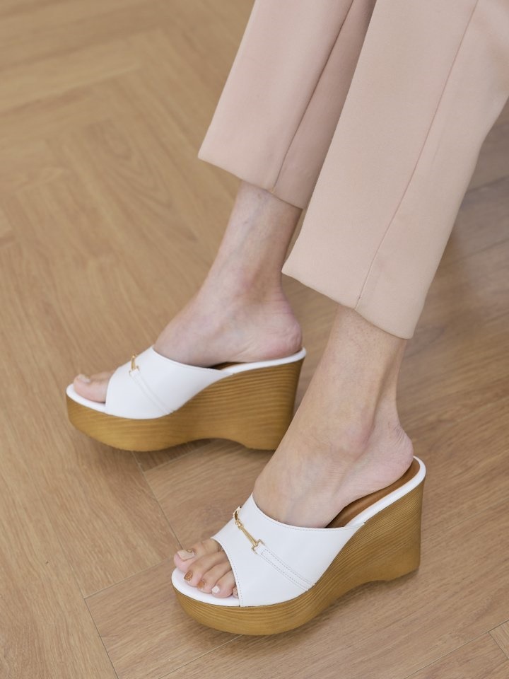 RO 241  Slipper & Sandals