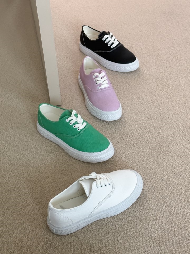 UDC 3246 Sneakers