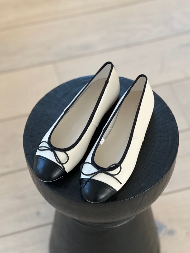 NV 7602 Flats & Ballerinas