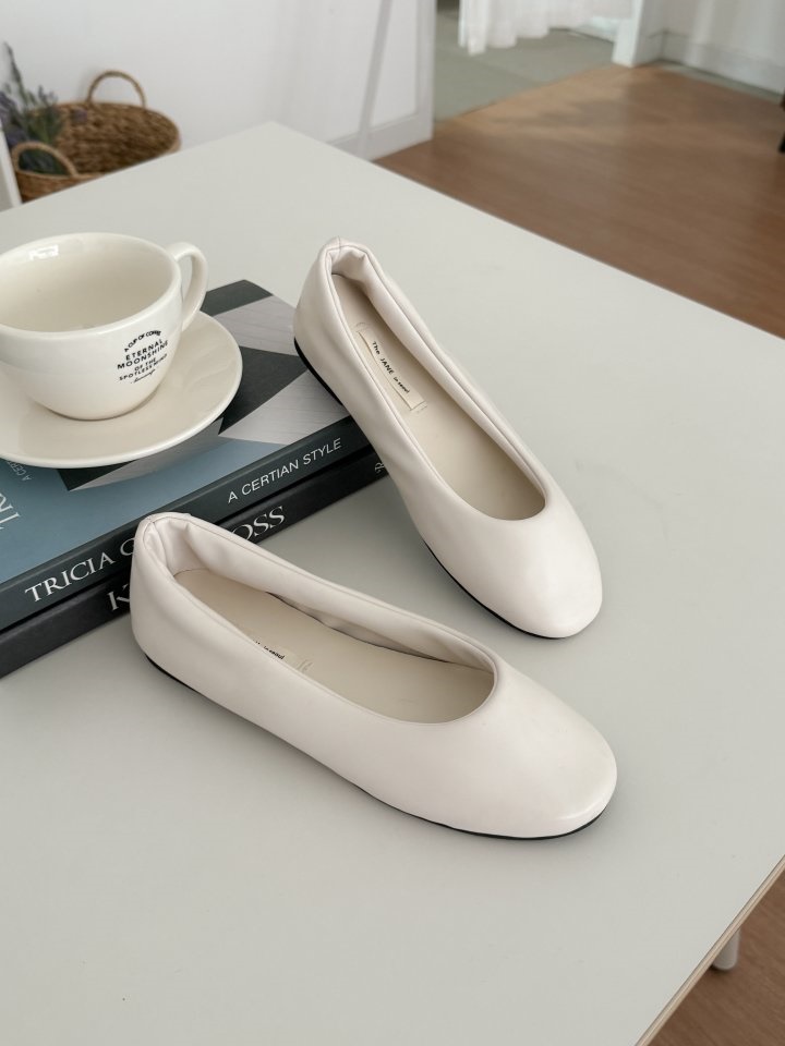 UDC 9106  Flats & Ballerinas