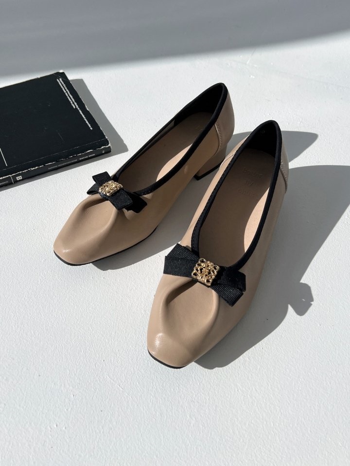 BY 8075  Flats & Ballerinas