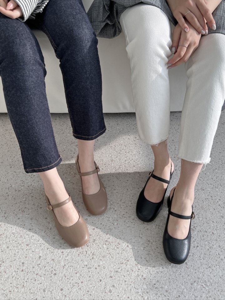 BY 045  Flats & Ballerinas