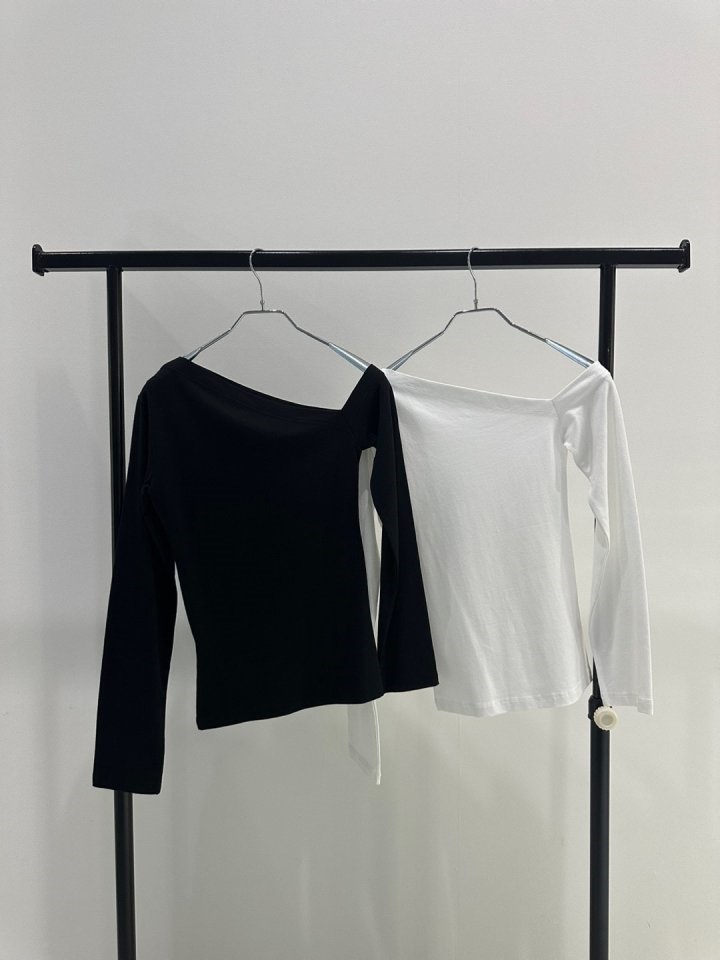 Unbalance Off Shoulder Tight Tee