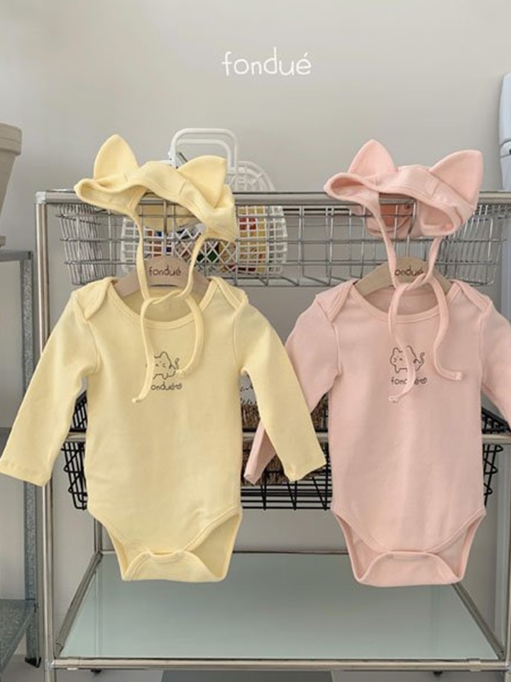 Nyang Nyang Bonnet Set