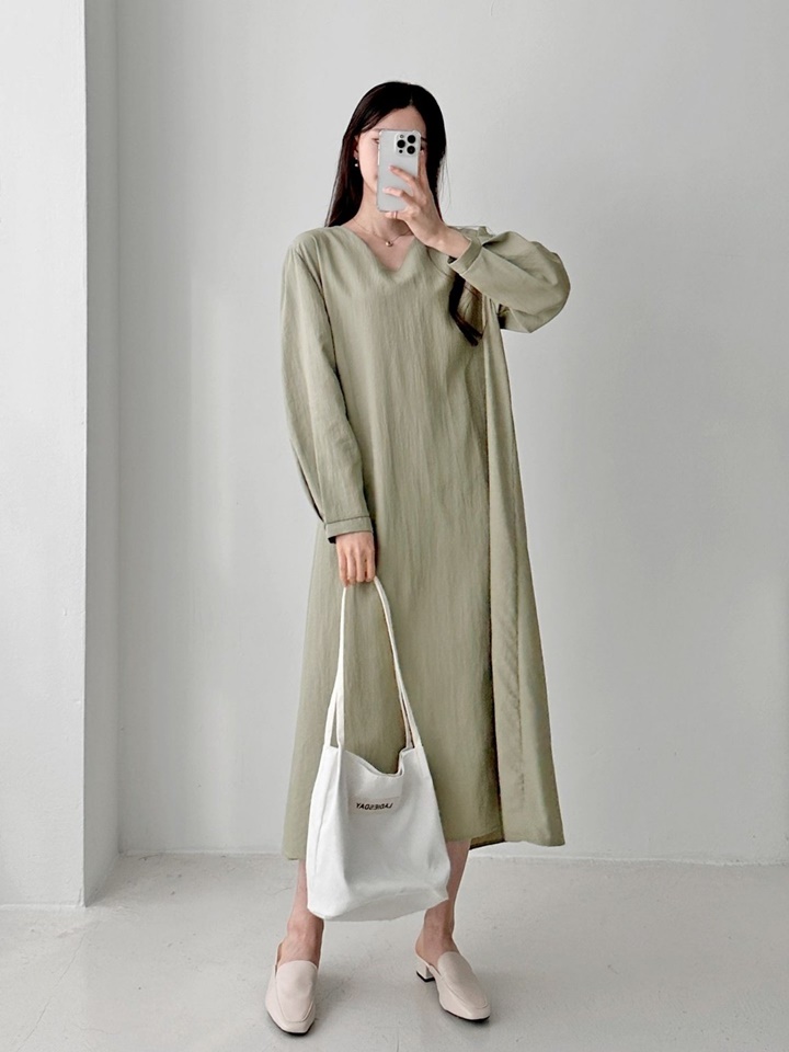 Na Long V Neck One-Piece