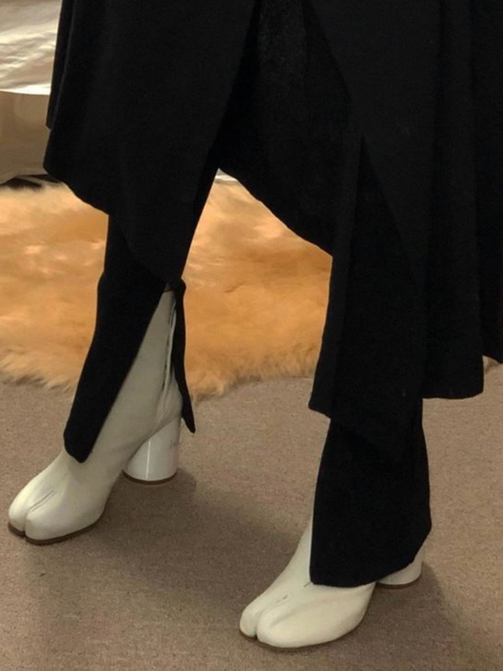 Ribbed Side Slit Leggings