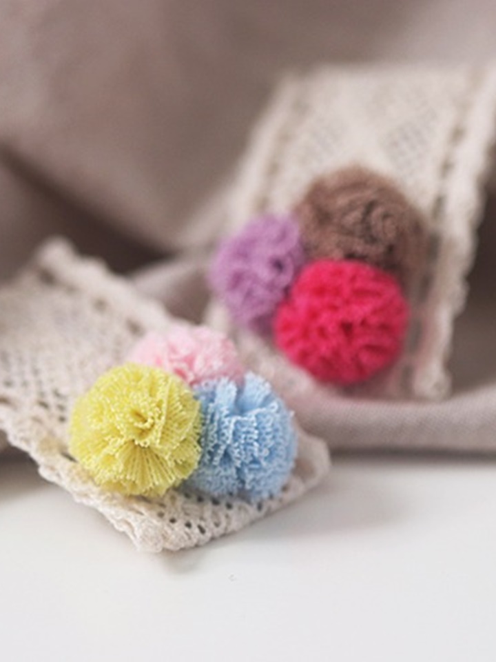 Pudding Lace Ticking Pin
