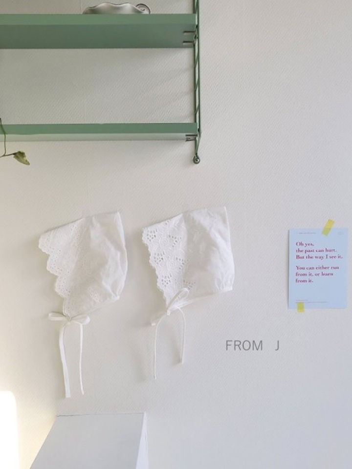 C Lace Bonnet