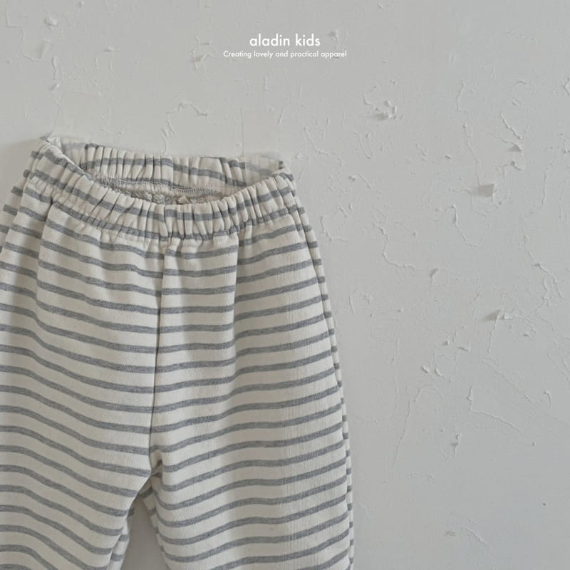 Aladin - Korean Children Fashion - #kidsstore - Heart Logo Jogger Pants - 9