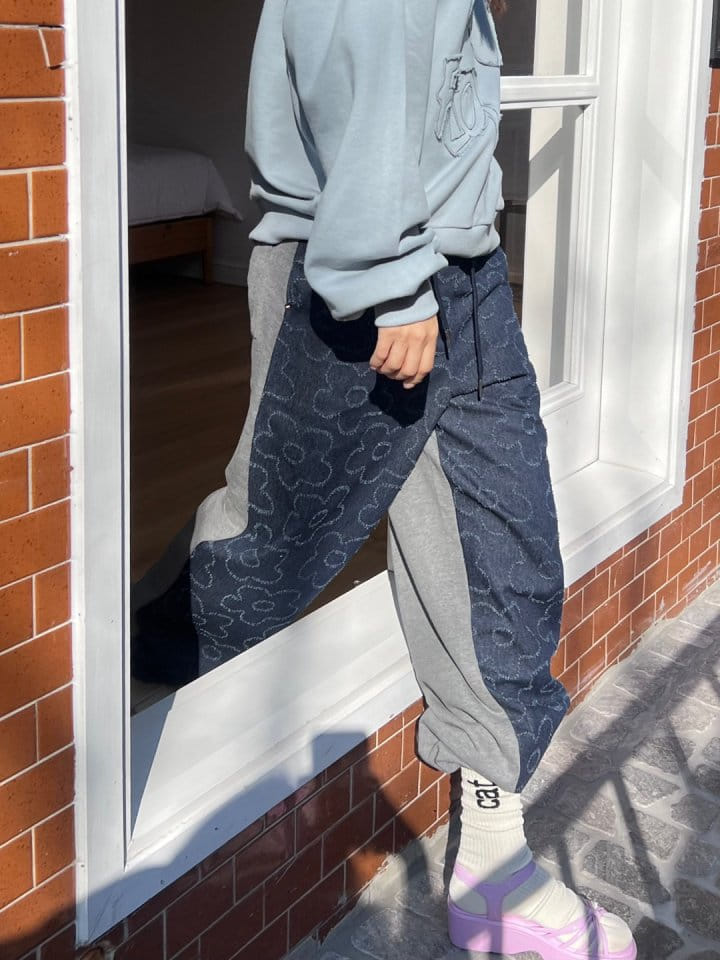 Bricklane - Korean Women Fashion - #pursuepretty - Flower Jacqurad Pants - 3