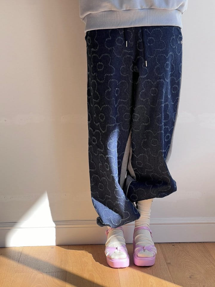 Bricklane - Korean Women Fashion - #pursuepretty - Flower Jacqurad Pants - 4