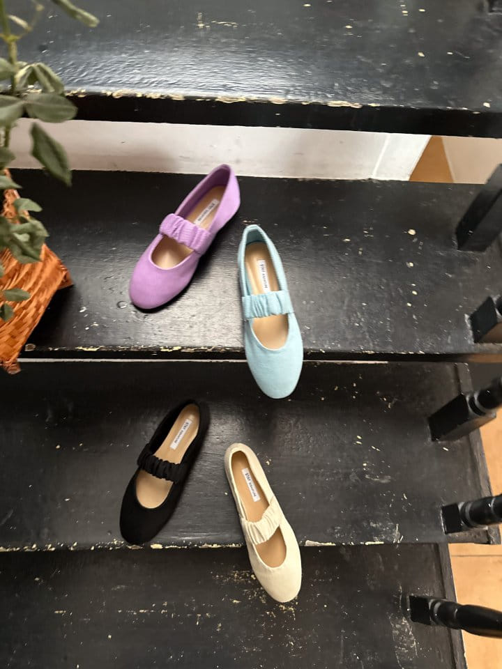 Golden Shoe - Korean Women Fashion - #momslook - 583 Flats
