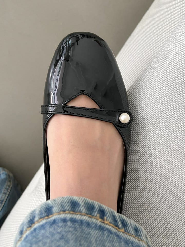 Golden Shoe - Korean Women Fashion - #momslook - 5251 Flats