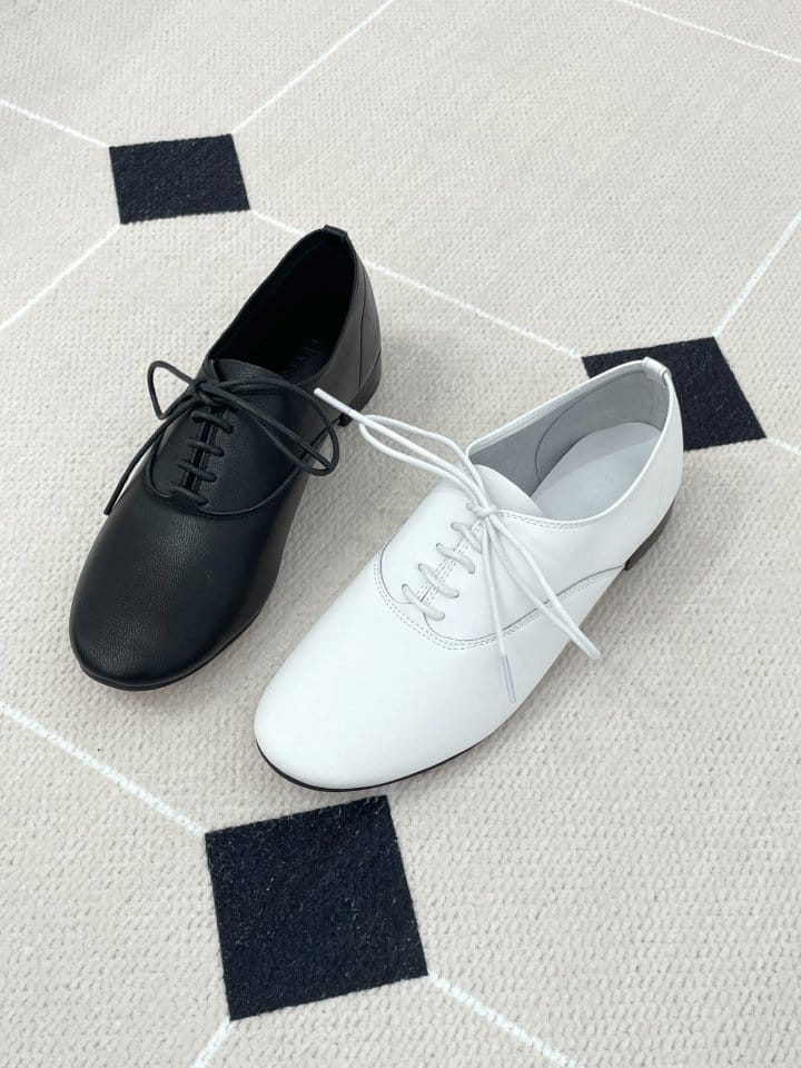 Golden Shoe - Korean Women Fashion - #momslook - 1106 Flats