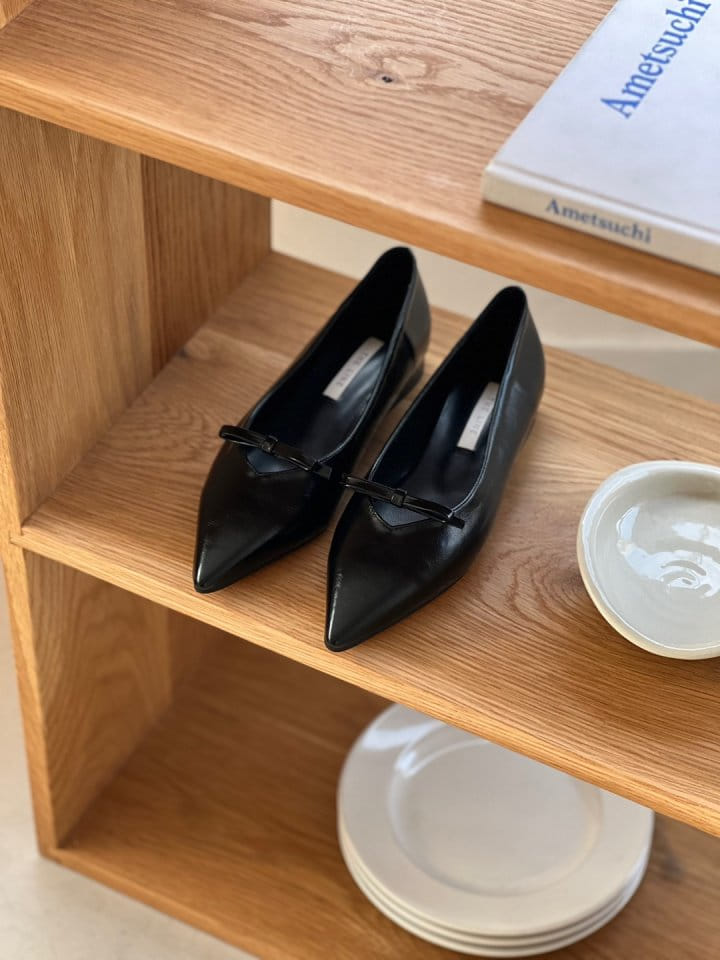 Golden Shoe - Korean Women Fashion - #momslook - T2905 Flats - 2