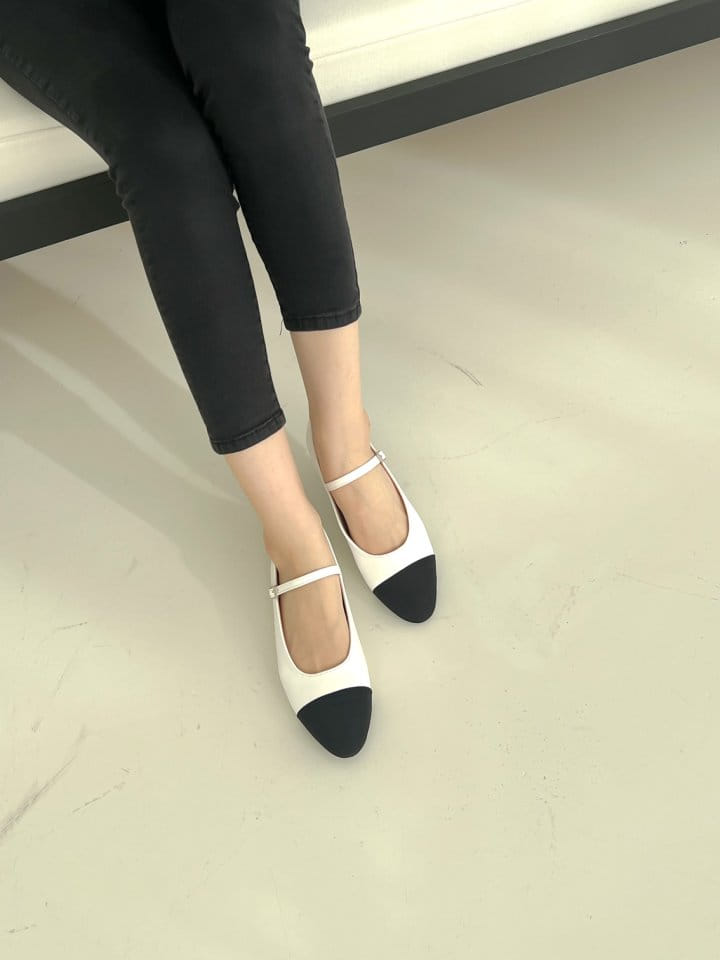 Golden Shoe - Korean Women Fashion - #momslook - K5449 Flats - 6