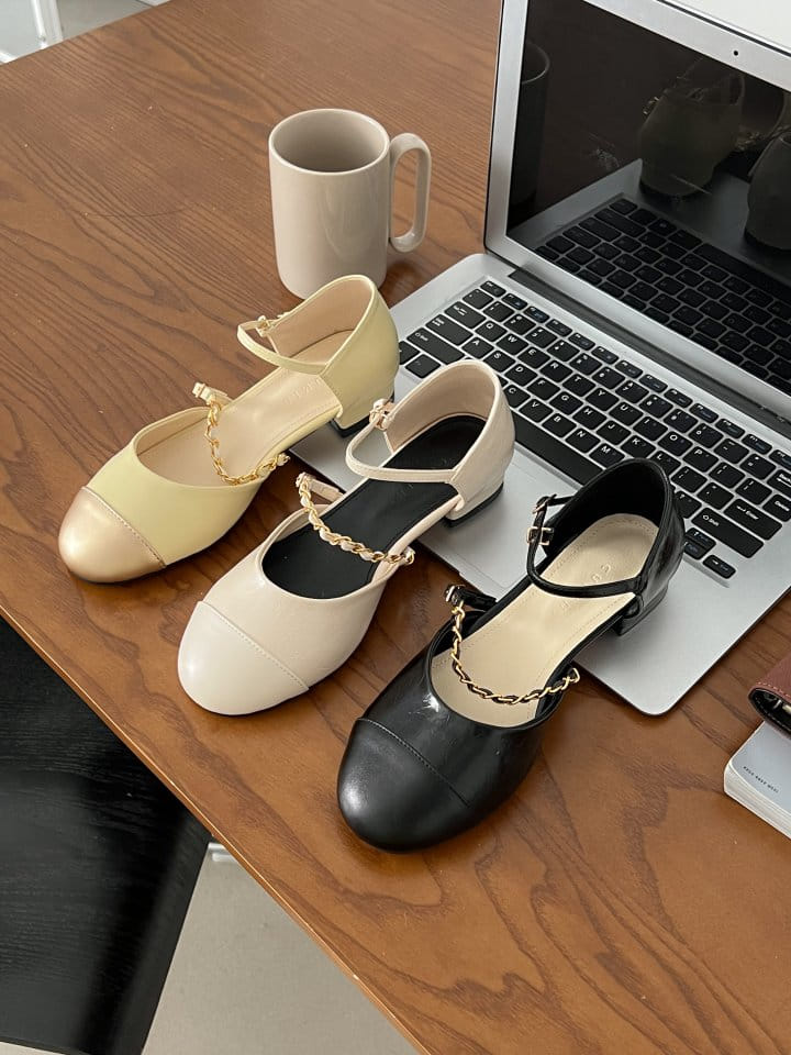Golden Shoe - Korean Women Fashion - #pursuepretty - C2096 Sandals
